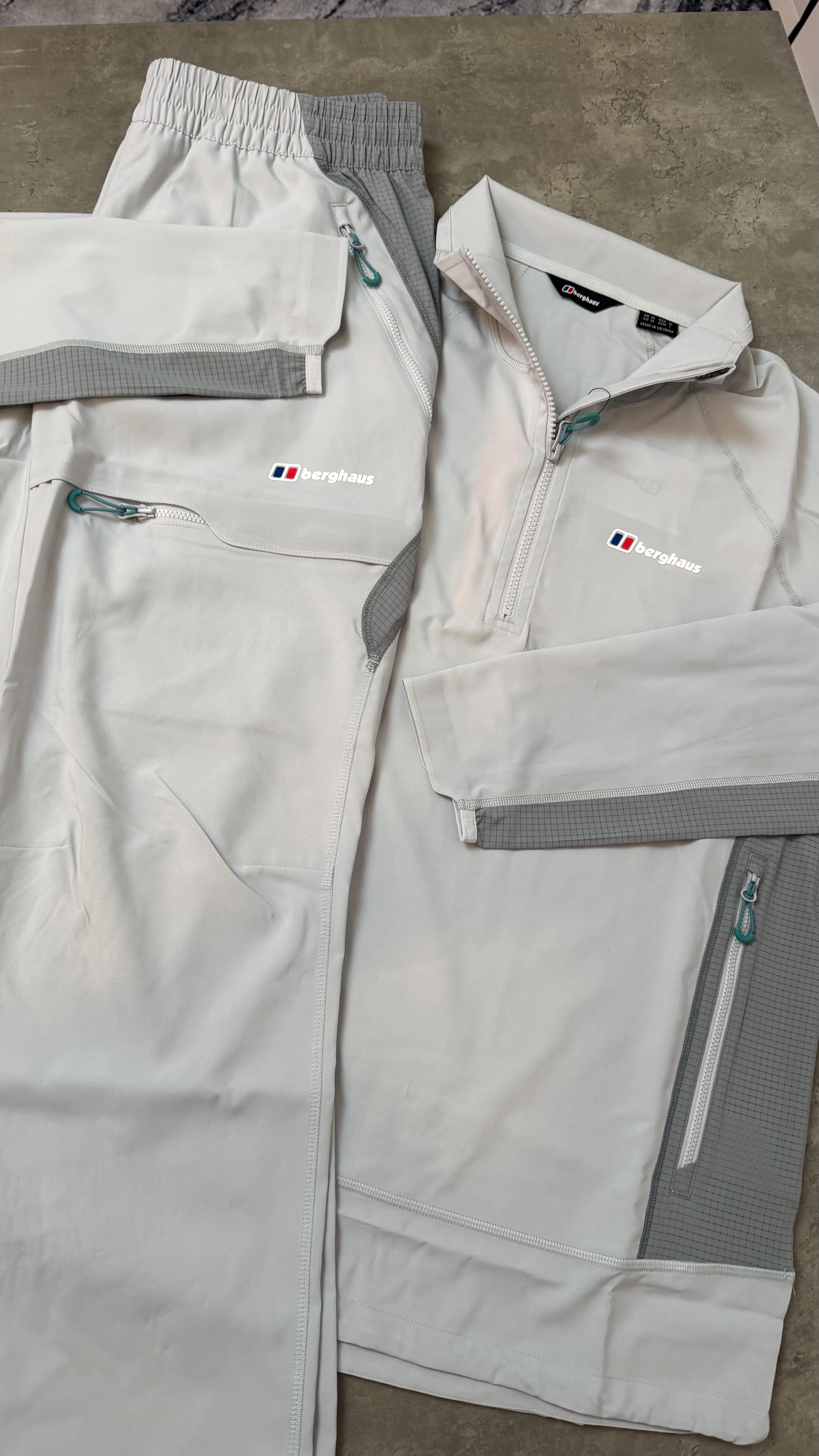 BERGHAUS WAVETREE QUATER-ZIP TRACKSUIT - LIGHT/DARK GREY - Image 3