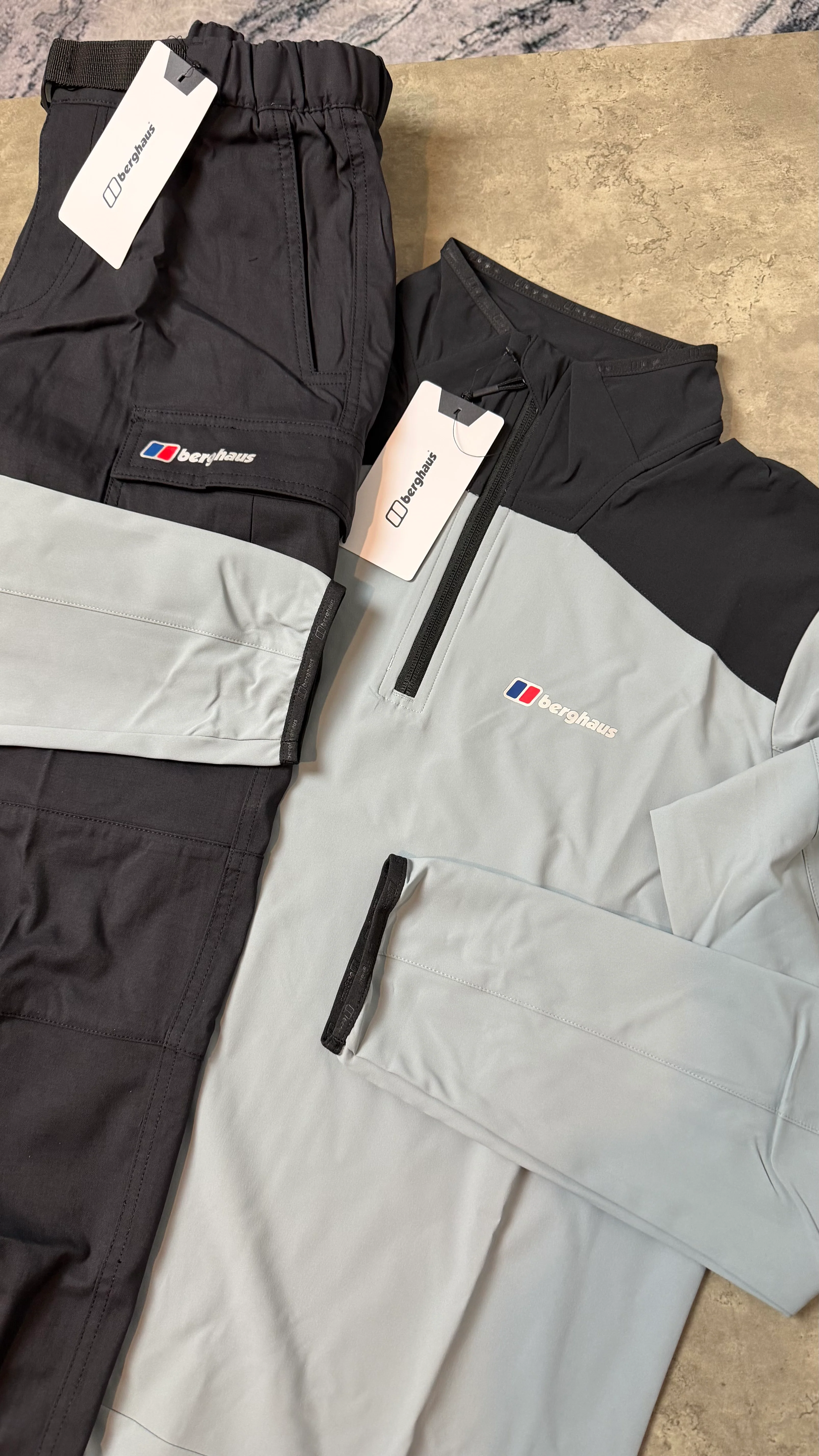 BERGHAUS WOVEN QUATER ZIP TRACKSUIT - BLACK/GREY - Image 3